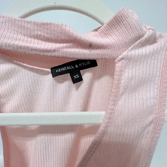 Gorgeous pink tank top from Kendall & Kylie's collection! - Picture 4 of 4
